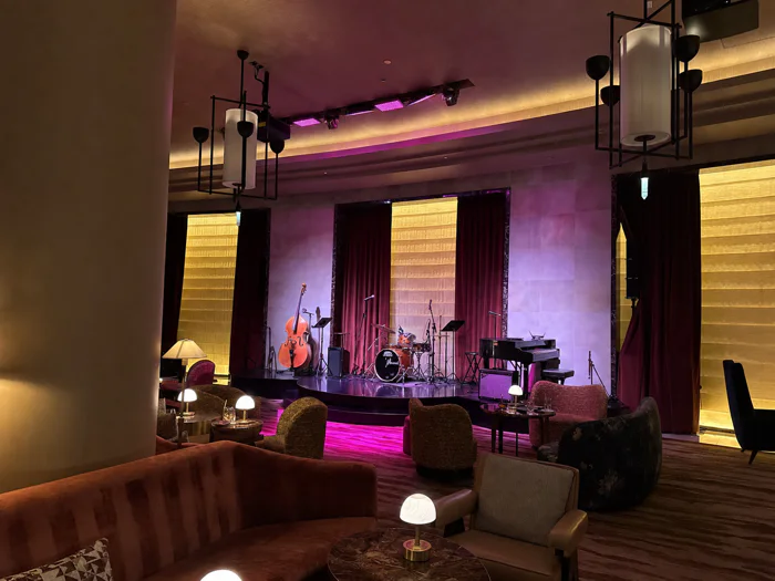 Nowhere bar