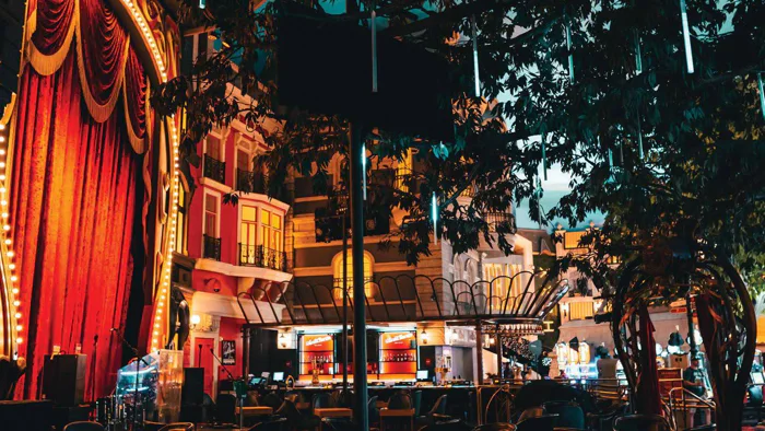 Le Cabaret Lounge