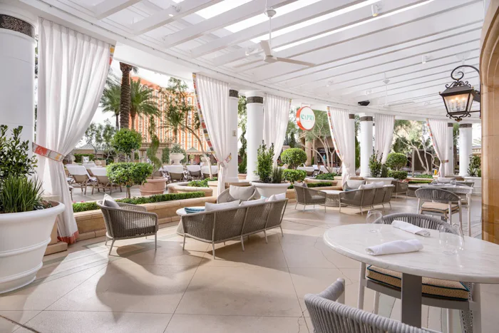 CAPRI Restaurant & Bar