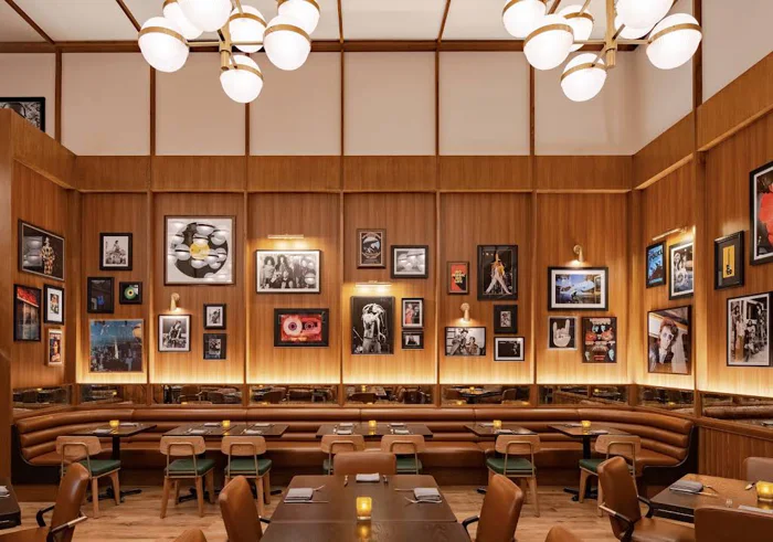 Luckley Tavern & Grill